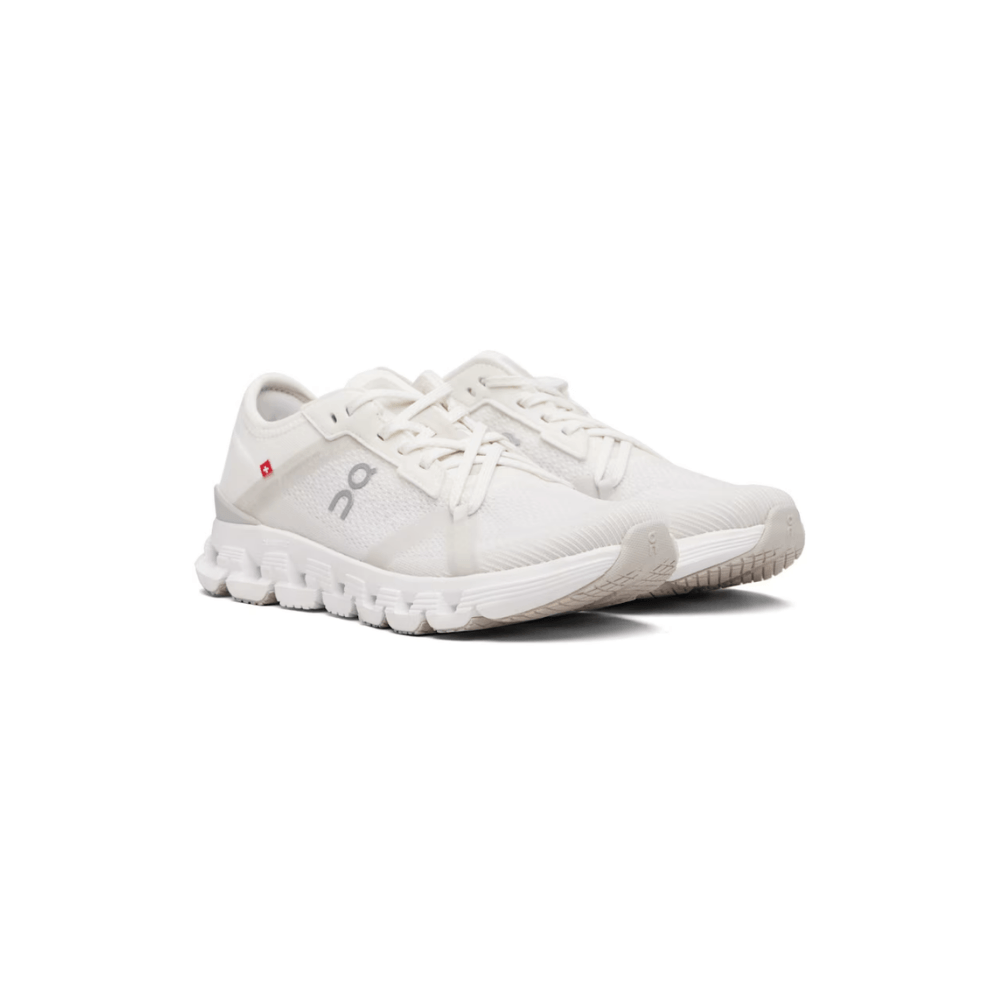 On Running Cloud X 4 AD – White/Wolf