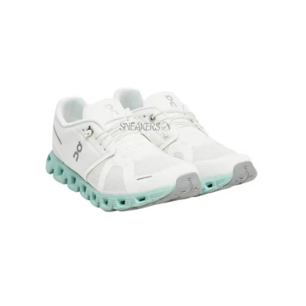 On Running Cloud 5 Undyed White
