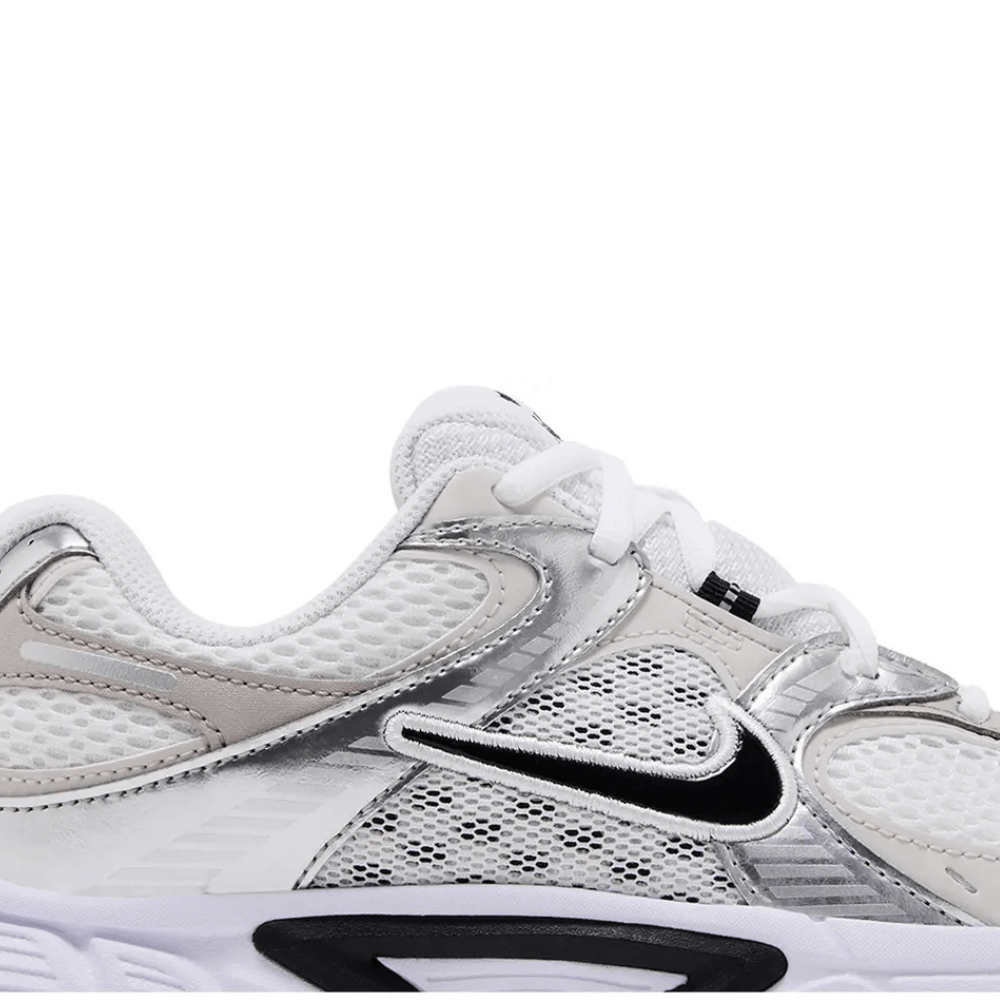 Nike V5 RNR – White/College Grey/Black