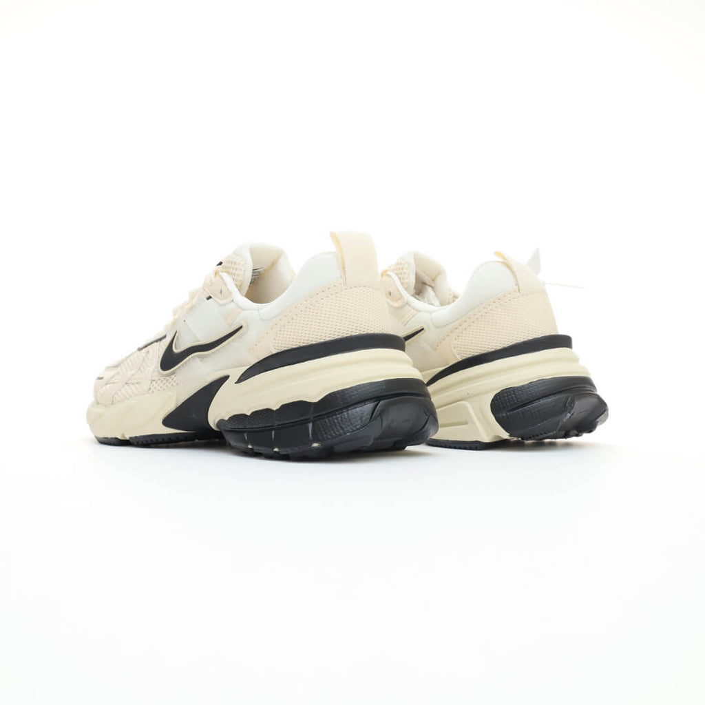 Nike V2K Run Cream Black