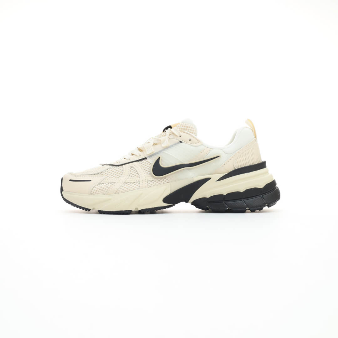 Nike V2K Run Cream Black