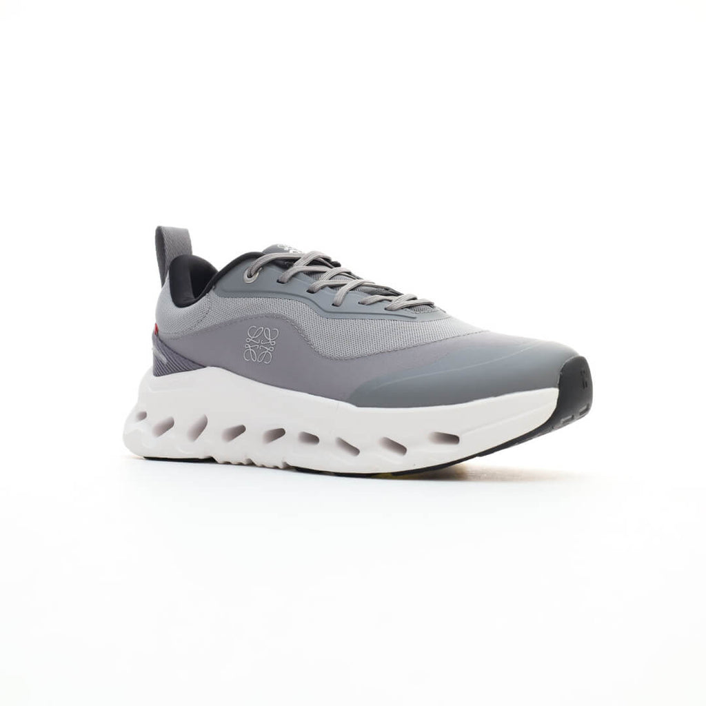 On x LOEWE Cloudventure 2 Grey White