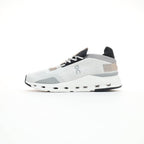 On Cloudnova White Sand Shose