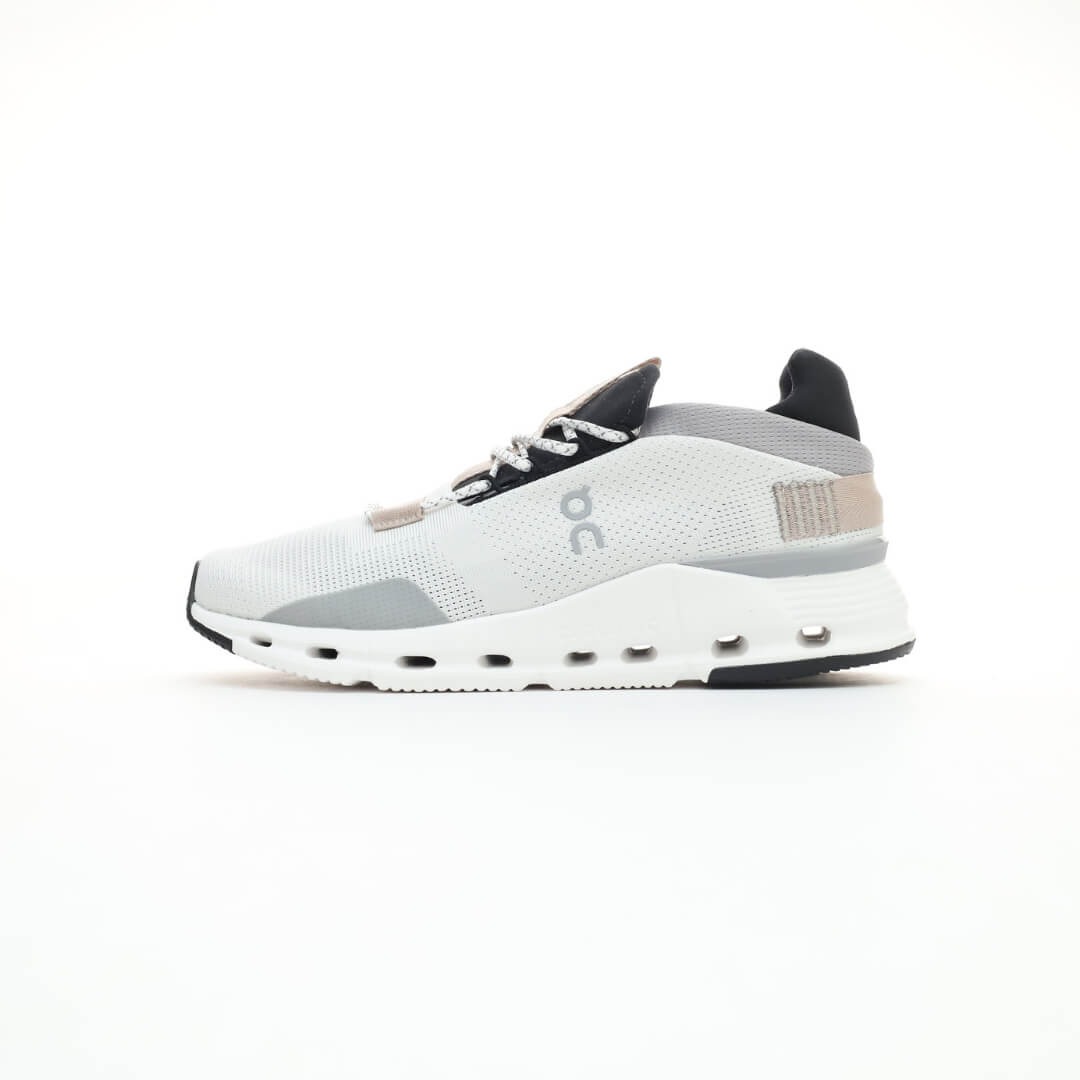 On Cloudnova White Sand Shose